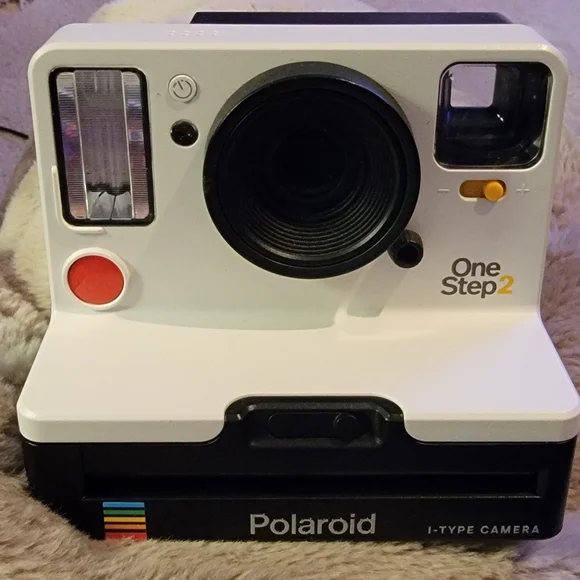 Polaroid Originals OneStep 2 VF Instant Film Camera in White - Picture 2 of 5